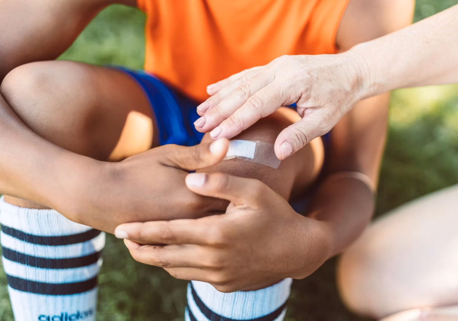 Bandaging a child's knee